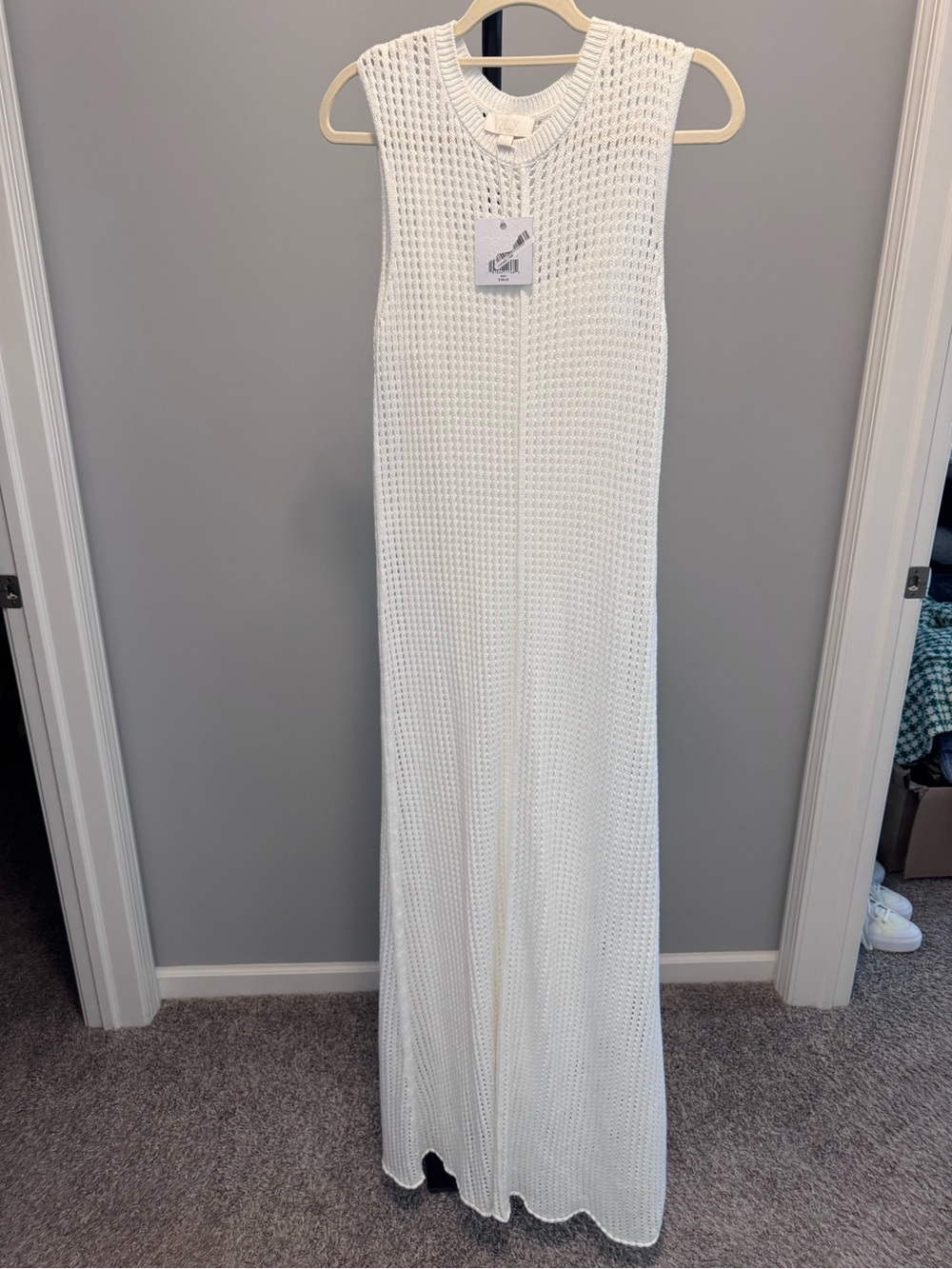 Sleeveless White Knit Maxi Dress with Waffle Texture
